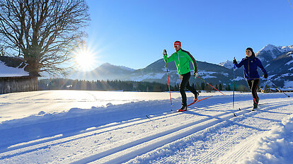 21.01.2017, Pichl-Vorberg, Schladming, Steiermark, Österreich (Austria): Langlaufen bei Sonnenaufgang auf der Steirerloipe am Vorberg mit Anna und Wolfgang. Fotocredit: Martin Huber